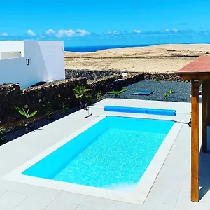  Villa Kira,
